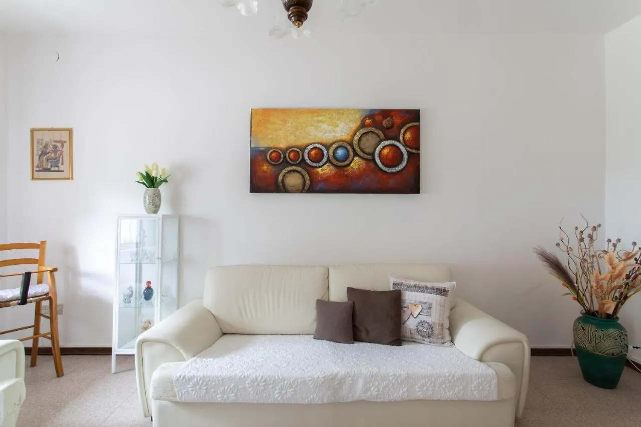 La Collina Dei Nonni - Tarzo Apartman 0*,  Olaszország